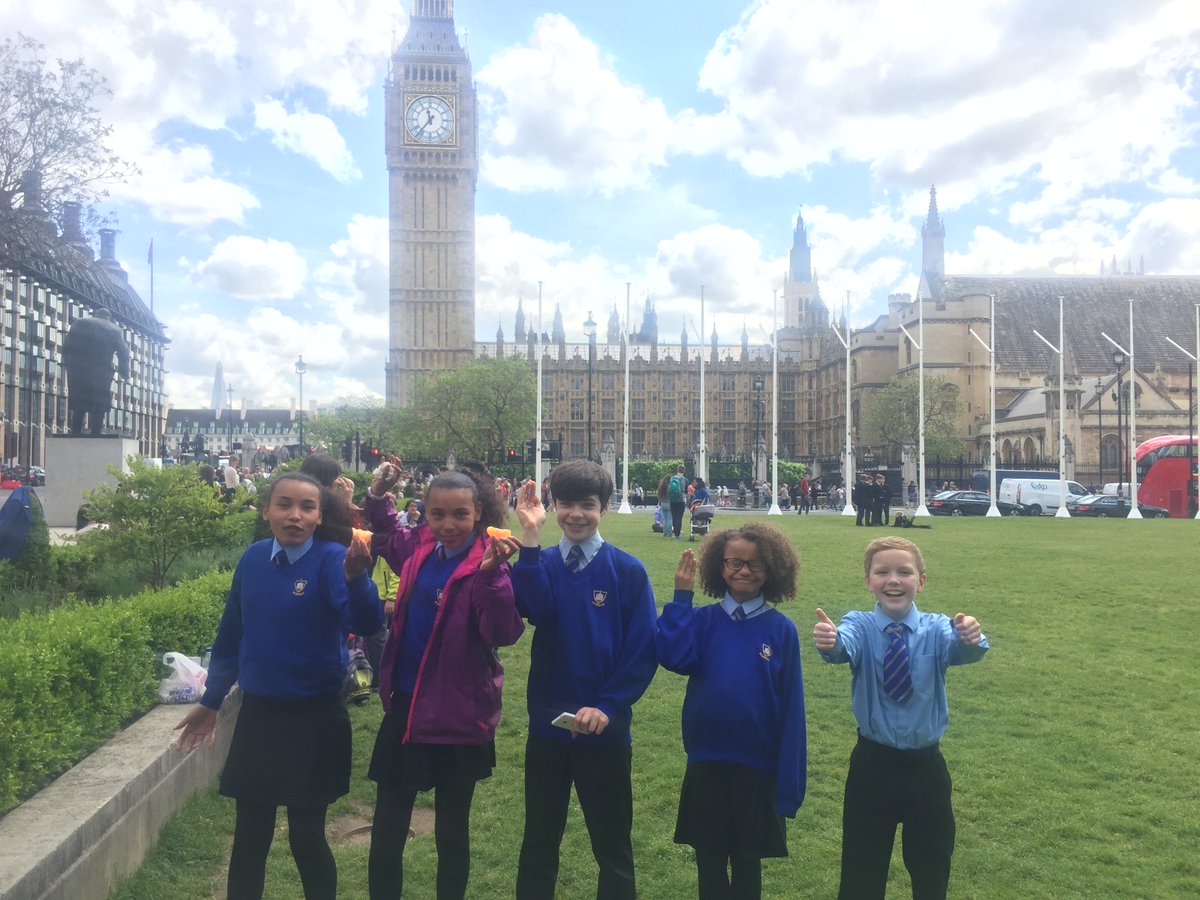 CN_PerformArts's tweet photo. The @CastleNewnham News Team in Parliament Square https://t.co/yX7WZ3mNrI