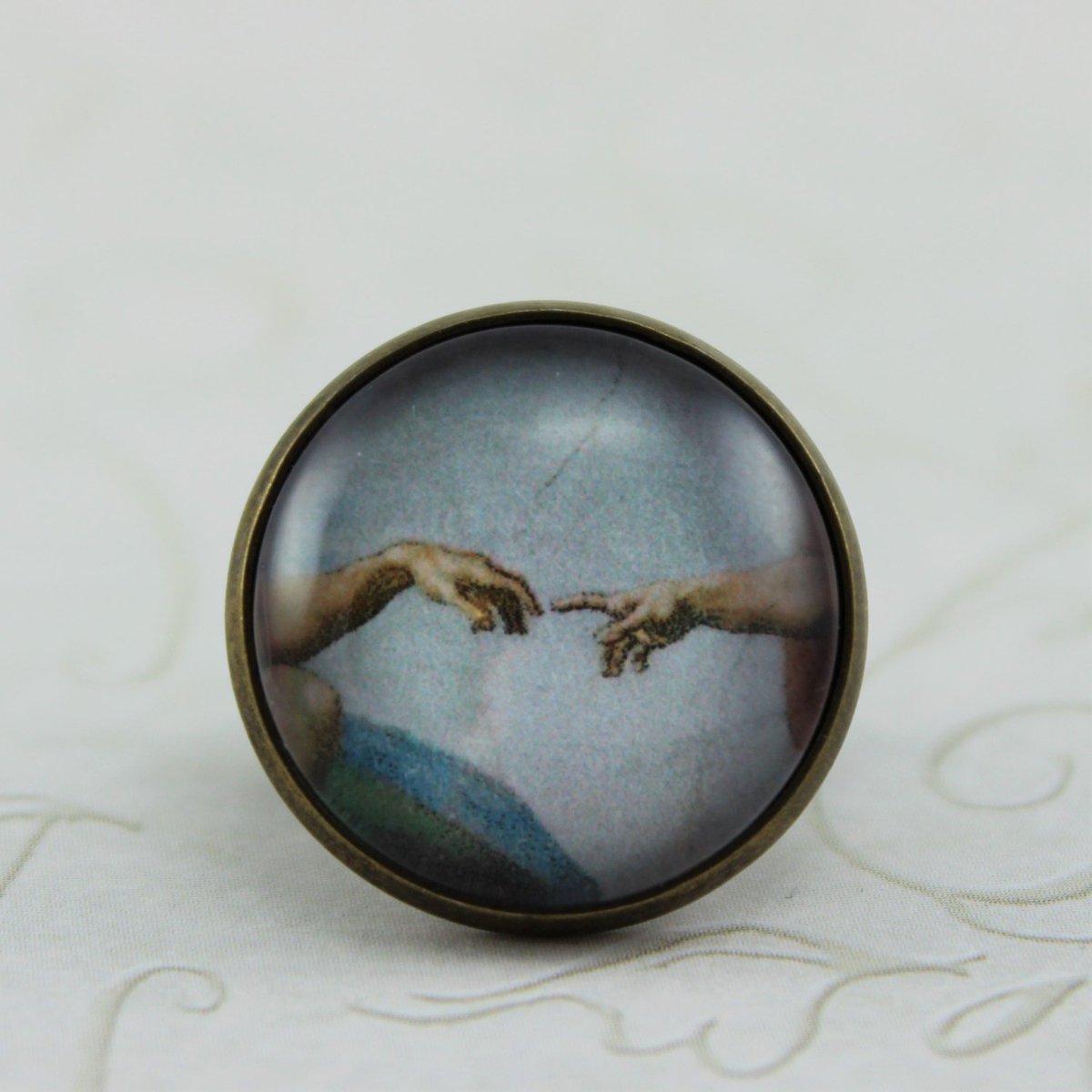 monalaina's tweet photo. The Creation of Adam by Michelangelo Pin, Religious Art Pin, Antique Bronz… https://t.co/r81MkyIKBa #etsy #ArtButton https://t.co/FZailzknvQ
