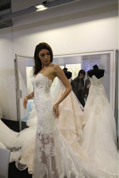 Sisposaitalia's tweet image. Finissimi ricami e preziosi pizzi per i sofisticati abiti #EddyK 2017 #Dreams @EddyK_Bridal #sposaitalia