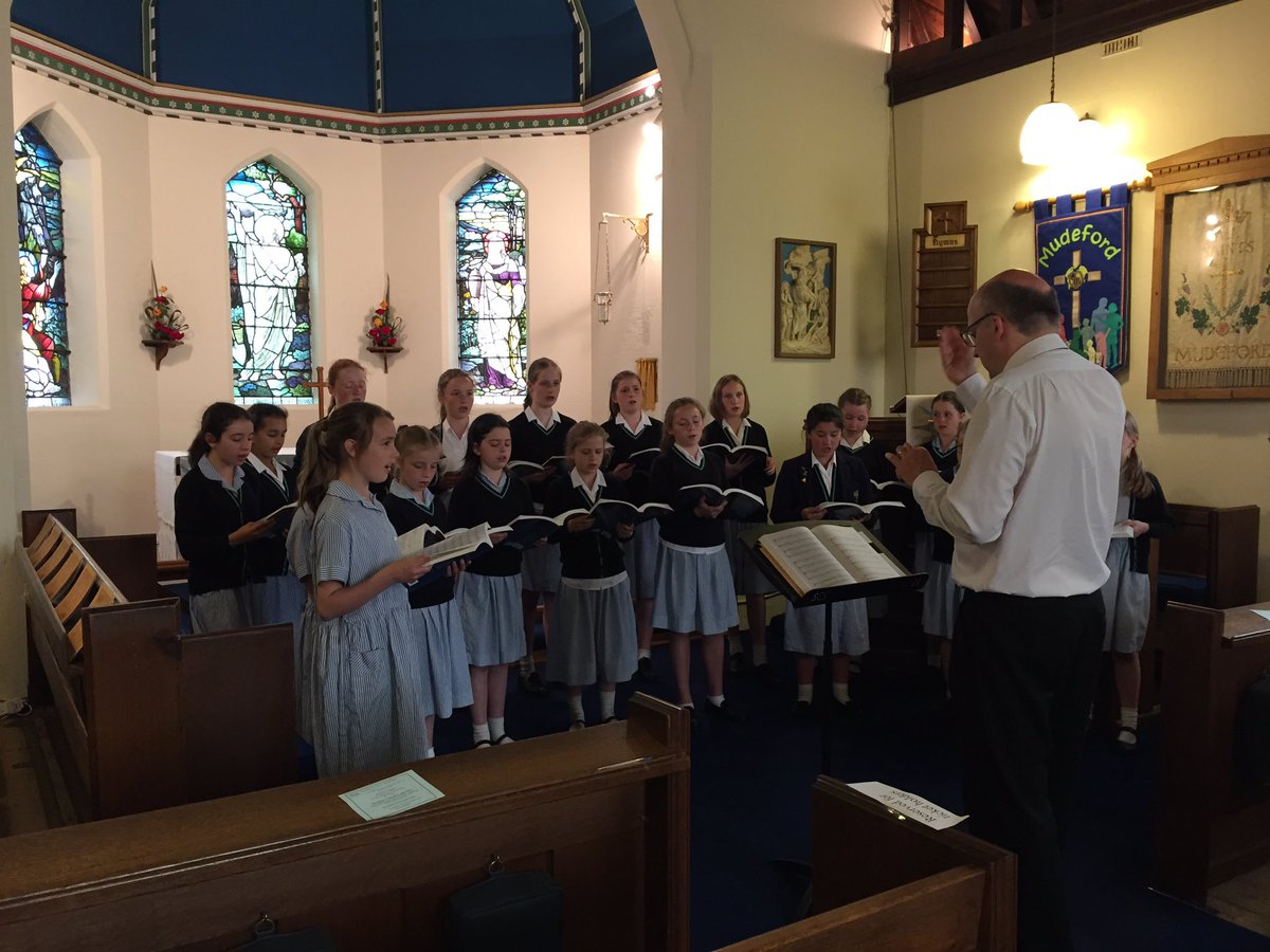 Diocesan concert in sunny Mudeford by the seaside. Alas no time for crabbing today. <a href="/salisburycathsc/">SalisburyCathSchool</a> <a href="/salcathchoir/">Salisbury Cathedral Choir</a>