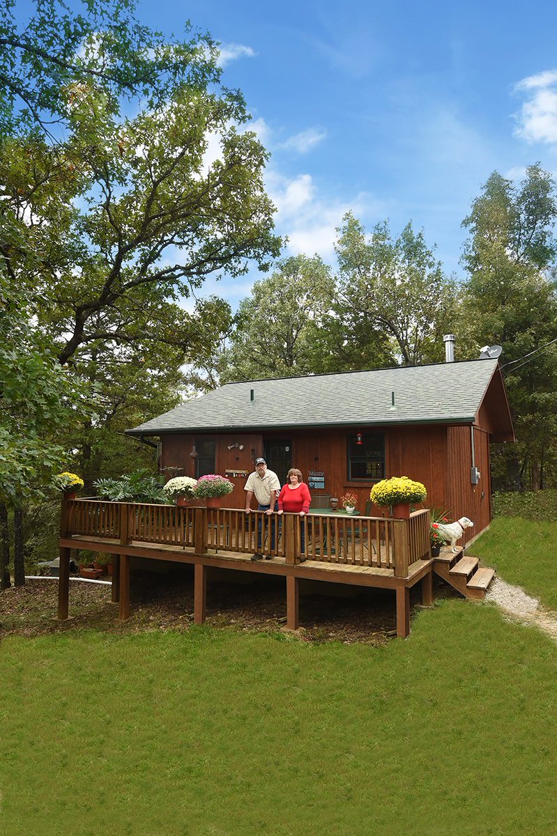 fivecoat's tweet image. What's it like to live in a #tinyhouse? We spill for @CountryLiving tinyurl.com/hhu6mdq #livinglarge