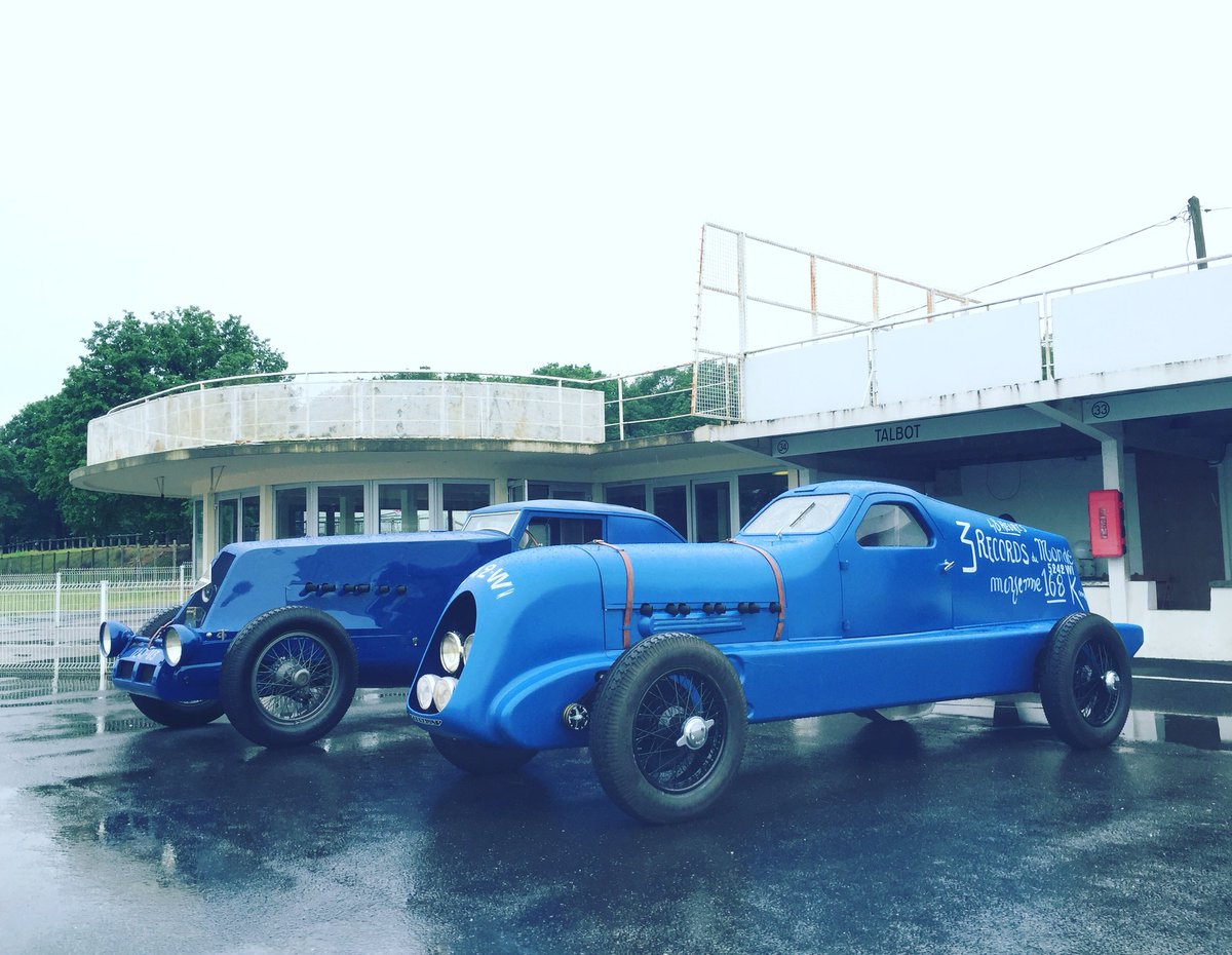 dw_jacson's tweet photo. La #Renault #40cv et la #Nervasport des records sont de retour sur le mythique anneau de vitesse de #Montlhery. https://t.co/SjgUwanljh