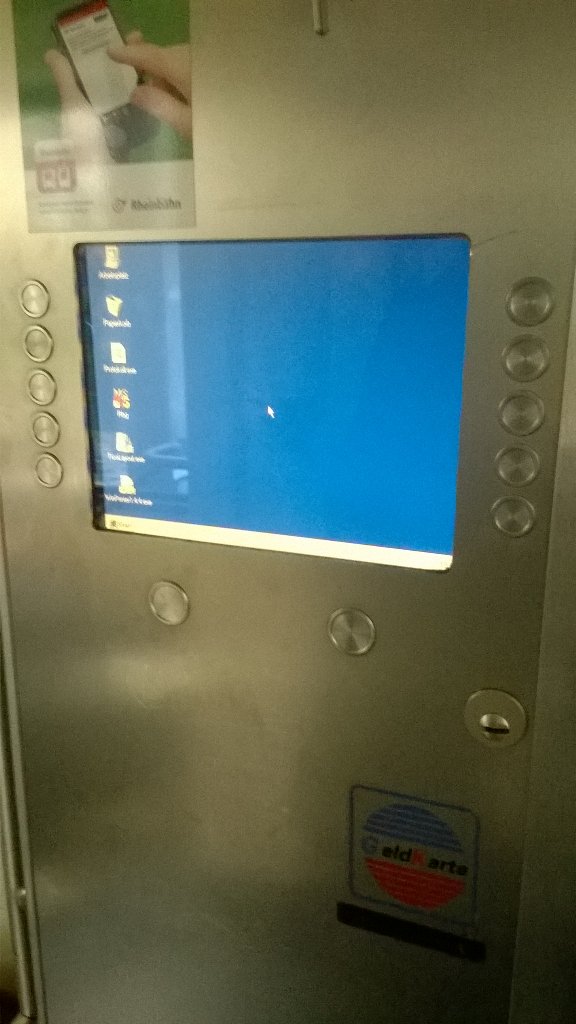chwenz's tweet photo. .@Rheinbahn_Info was würde bei euch Schwarzfahren kosten? #U76 https://t.co/y7MLRHXer1