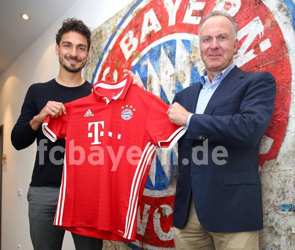 Official: Hummels and Renato Sanches to Bayern - Page 3 CjJ7BmGW0AAD6JR