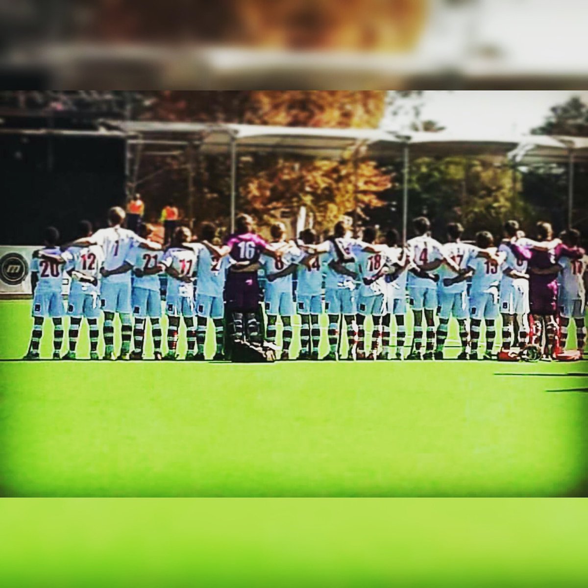 #TuksNetball wishes #TuksHockey well in their <a href="/varsitysportsSA/">Varsity Sports</a> final against UJ tonight #CandyStripe #TuksOfNiks ❤