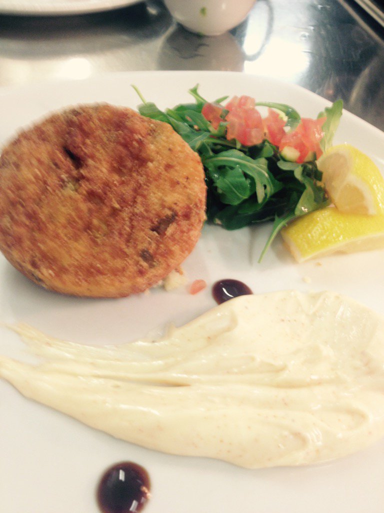 RT <a href="/ClareSheehy/">Clare Sheehy</a> Mmm just trying new dishes for chef #hardlife #perksofthejob @newhousecardiff #smoked haddock &amp;prawn