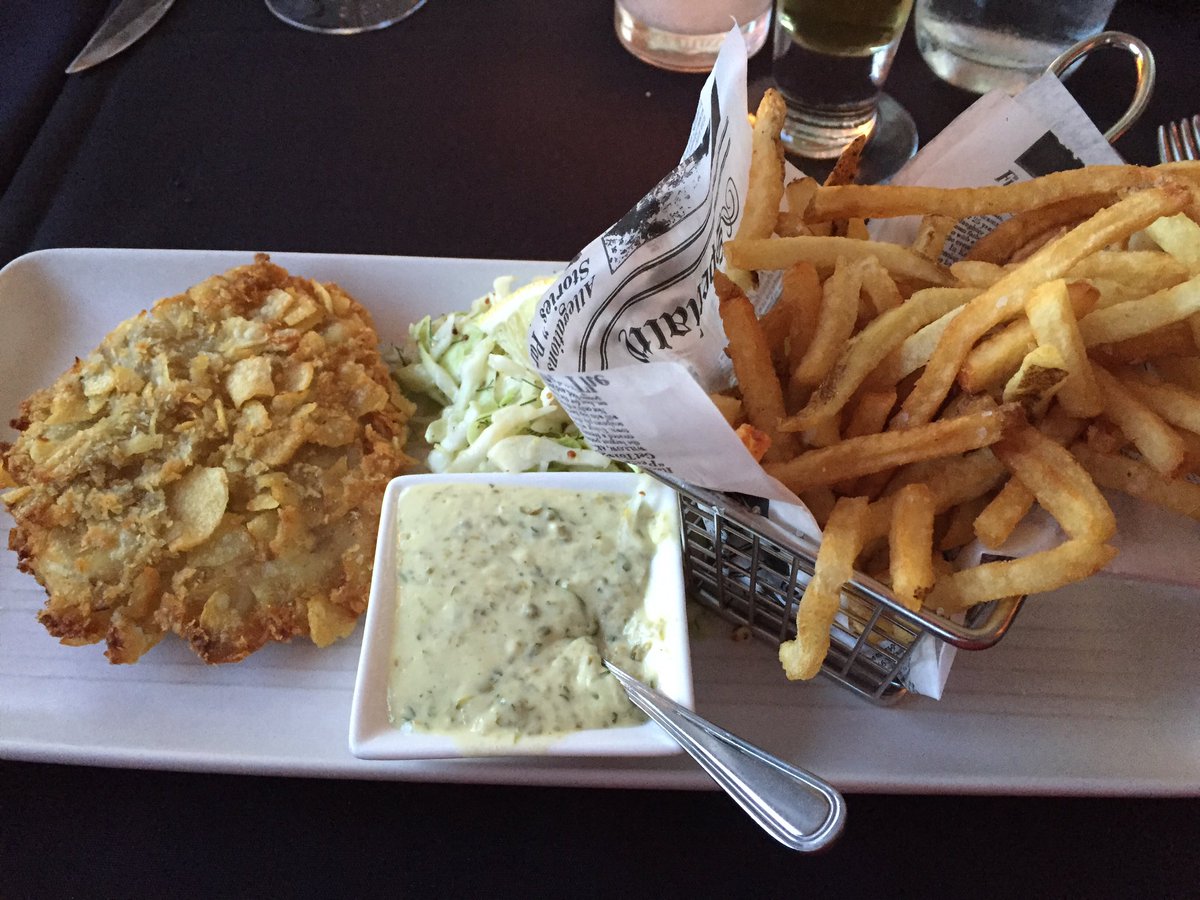 OpenMike0917's tweet photo. Cape Cod Potato Chip covered cod fish and awesome fries at the Ocean House in Dennisport #fishandchips #summer2016 https://t.co/MtJGEOljPx