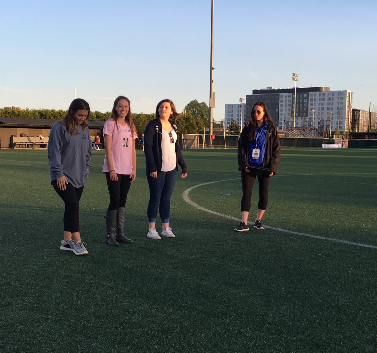 RHSGS_Bulldogs's tweet photo. Great time at the @BostonBreakers game with @EMGSCA Team MVPs https://t.co/h4B0QuFQ3z