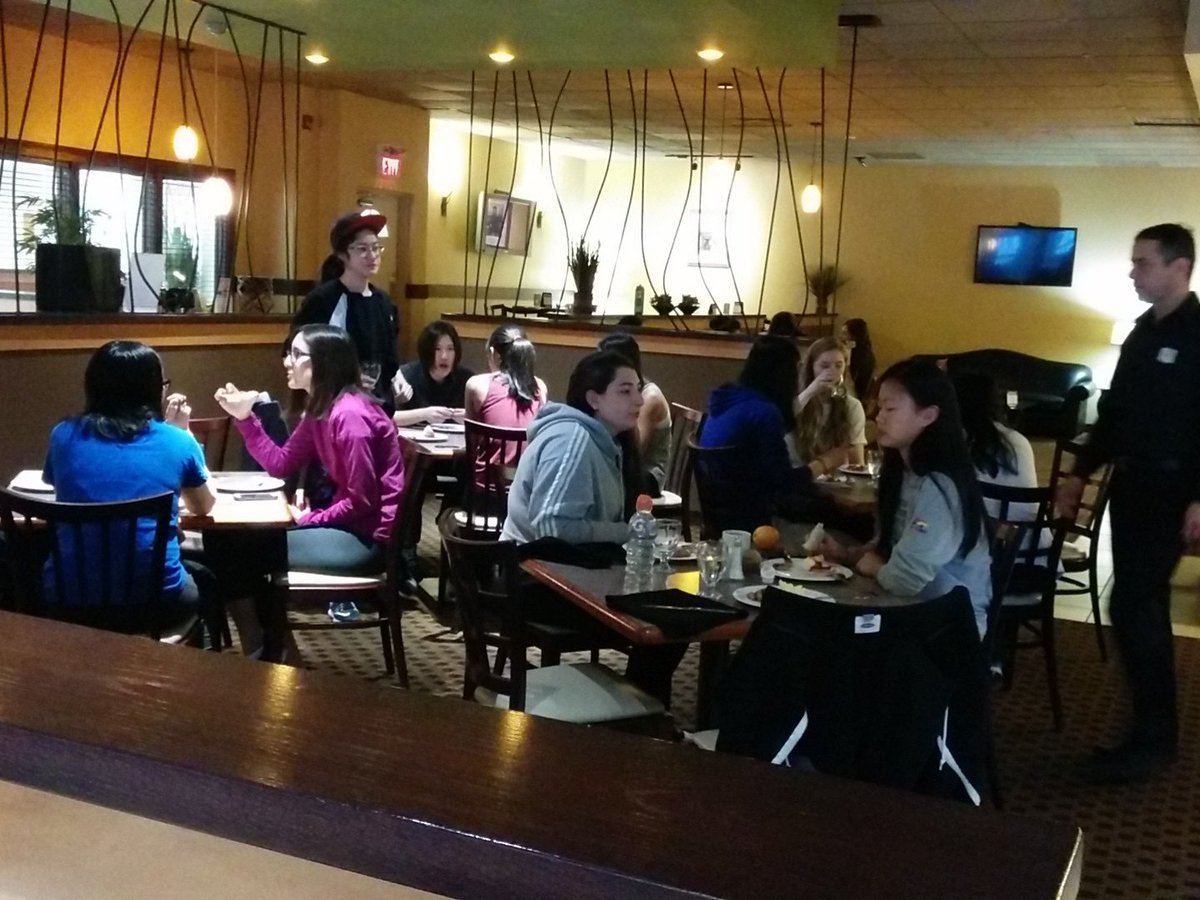 BCNetball's tweet image. Breakfast at @CalgaryHi before heading back to BC!
PS their blueberry muffins are good