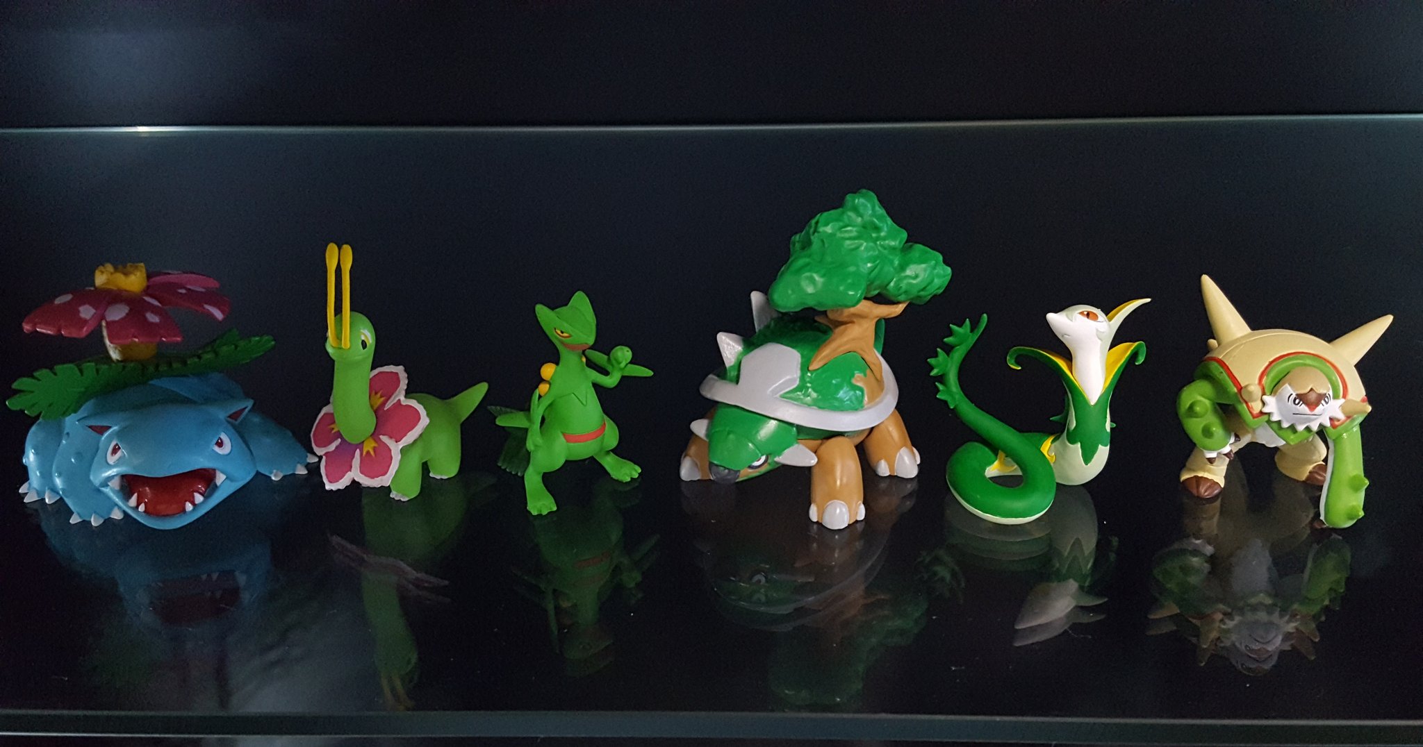 すくなめ ジャローダはクリッピングフィギュアの尻尾を移植し 立ポケとニコイチでポーズ変え ディテールup ツタージャとジャノビーもリペと若干のディテールupしてます 40分の1スケールのポケモンフィギュア作って立体ポケモン図鑑補完しようぜ