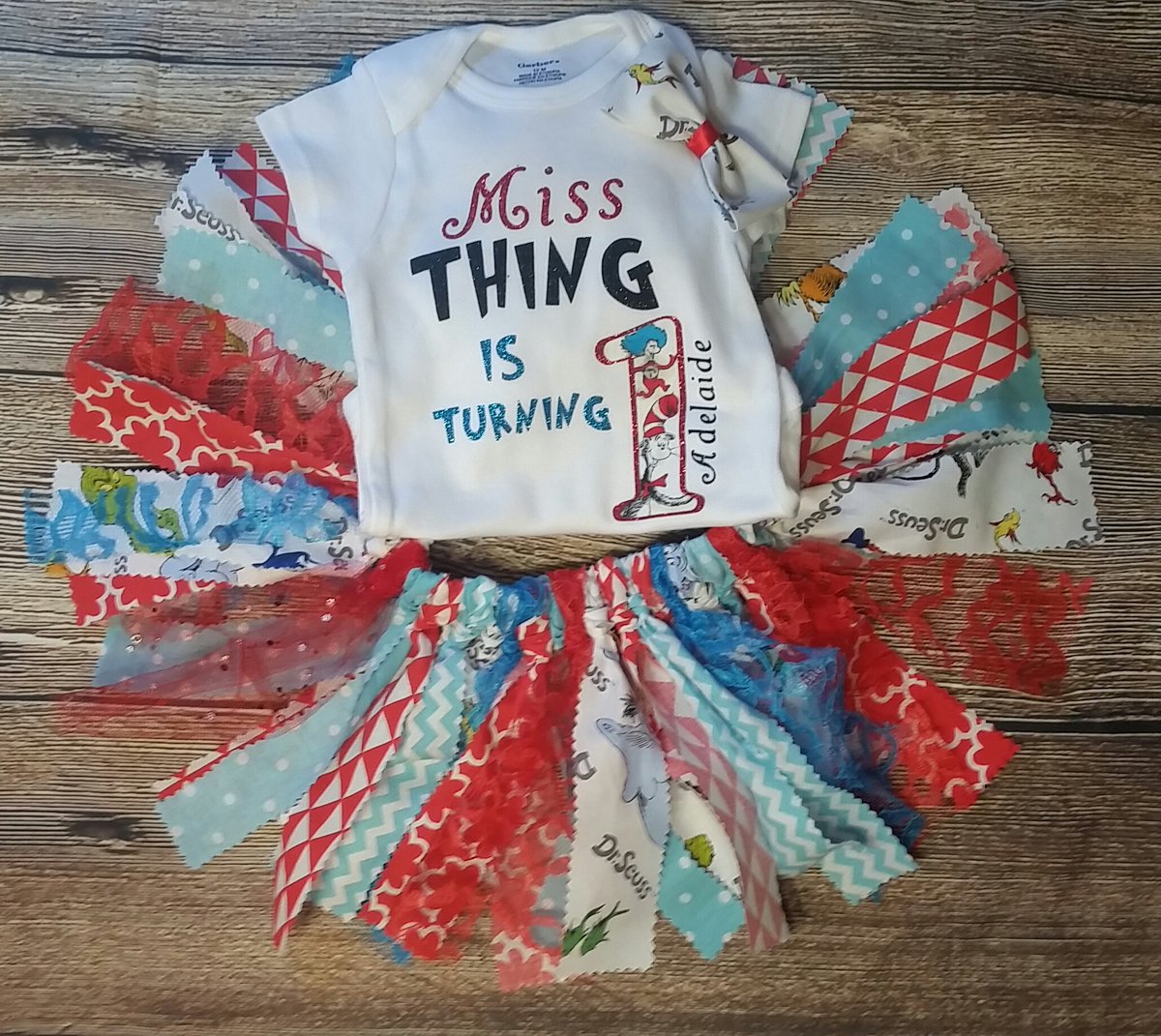 Dr.seuss birthday outfit, newest addition to the etsy shop! #birthdayoutfit #birthdaygirl #boobys4babys