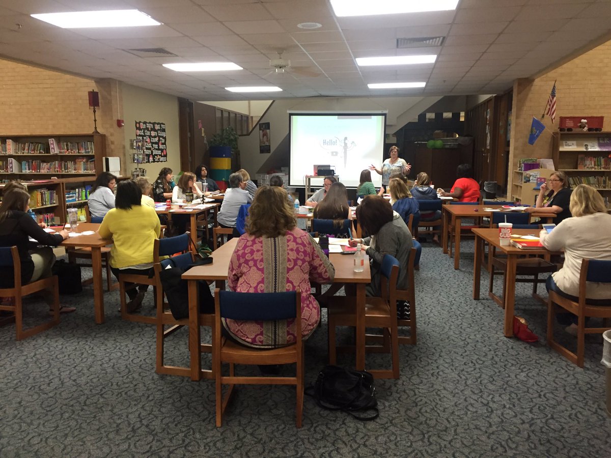 KimKmclaughlin's tweet photo. 1st grade ELA up and running! #pcpd2016 https://t.co/rB1uygtdEh