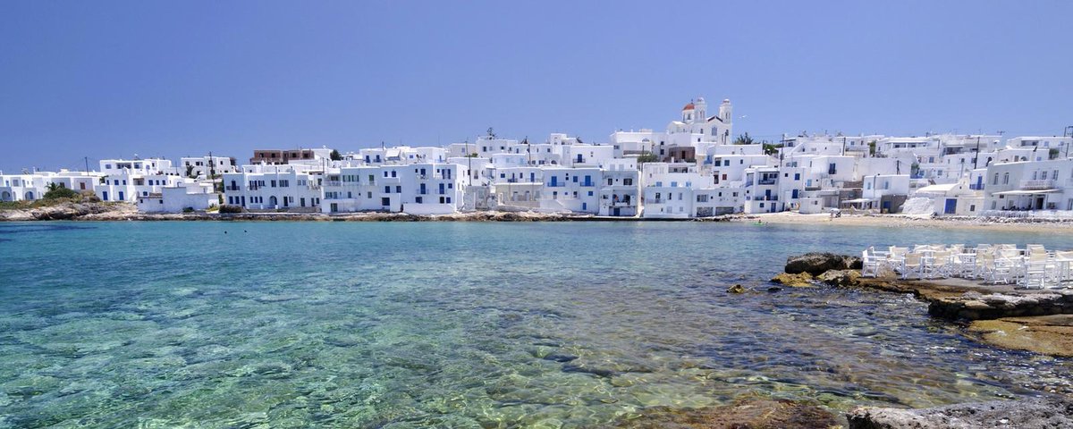 placeingreece's tweet photo. Traditional villages, whitewashed houses, blue-domed churches, divine beaches and exotic waters – Paros is paradise! https://t.co/CRaTkNZjHs