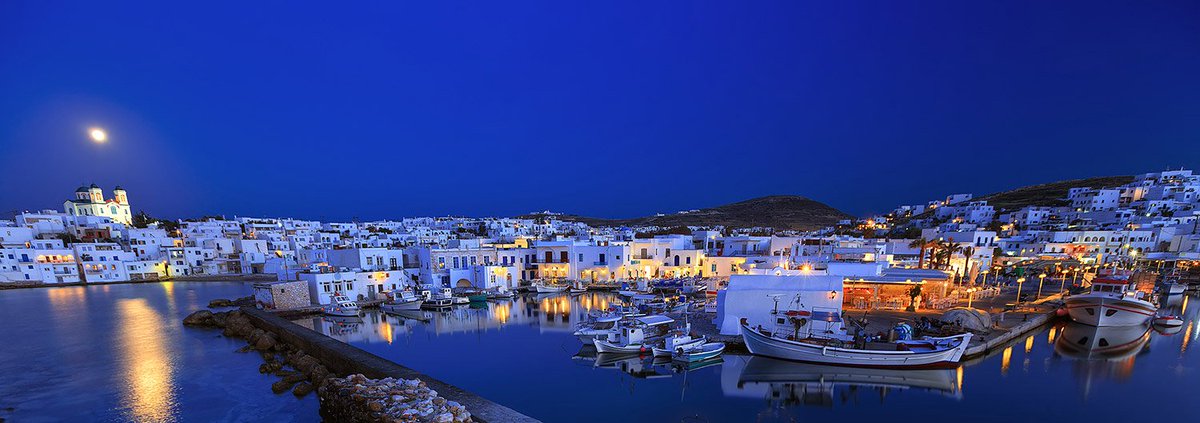 placeingreece's tweet photo. Traditional villages, whitewashed houses, blue-domed churches, divine beaches and exotic waters – Paros is paradise! https://t.co/CRaTkNZjHs