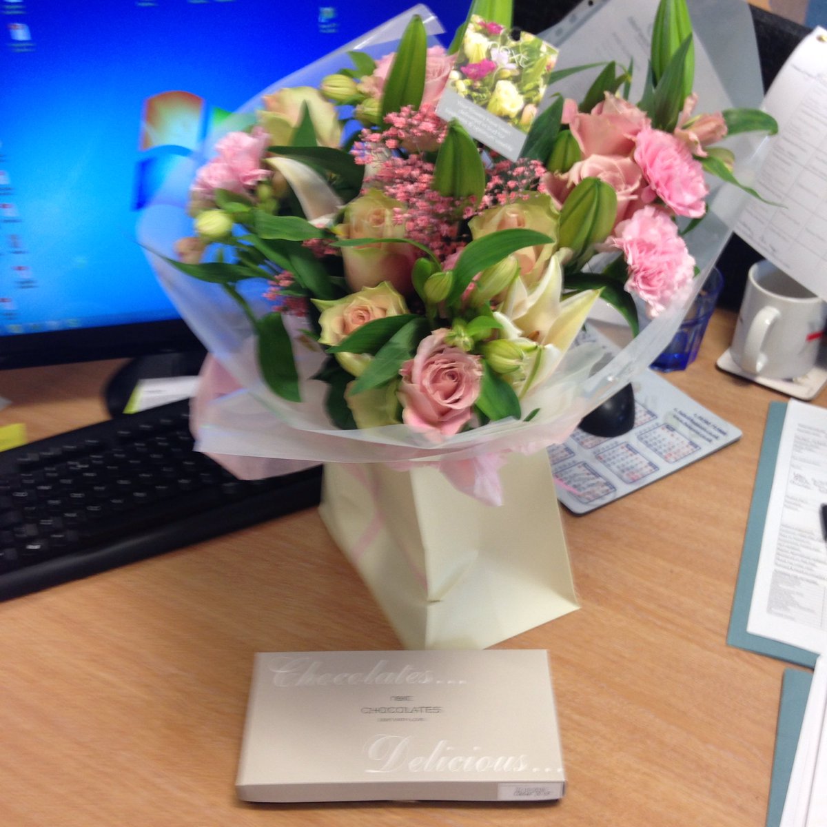 hvmotorfinance's tweet photo. Lovely for Jo to get recognised for her excellent customer service from a customer #sharethechocs #customerservice https://t.co/BfXEzS80Bn