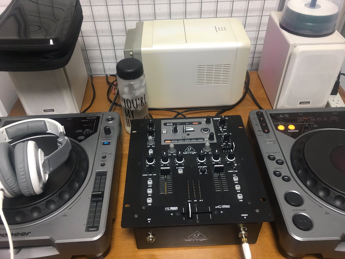 chedar1018's tweet photo. 母にDJちゃんとやってんの!?って何故か怒られたwww
#DJの何を知っている
#DJMAKIDAIは知ってるとのこと
#今日はちゃんとやるぞ
#withGIN https://t.co/4tkYjl71r2