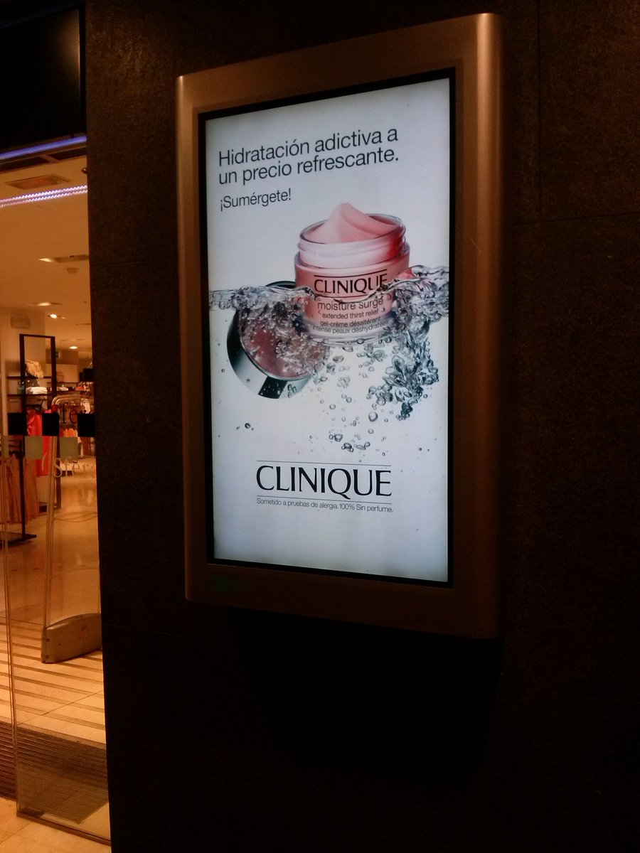 Outdoor Digital signage adverising <a href="/elcorteingles/">El Corte Inglés</a> in Valencia.
