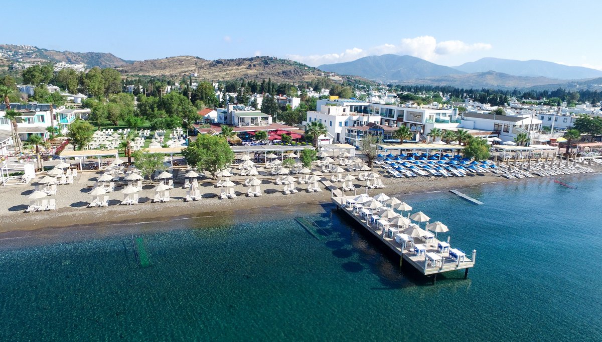 KefiBeach's tweet photo. Ortakent Yahşi sahilinde denizin keyfini  çıkarırken, harika lezzetlerle kendinizi ödüllendireceğiniz.#kefibodrum https://t.co/IFaMZLFqpW