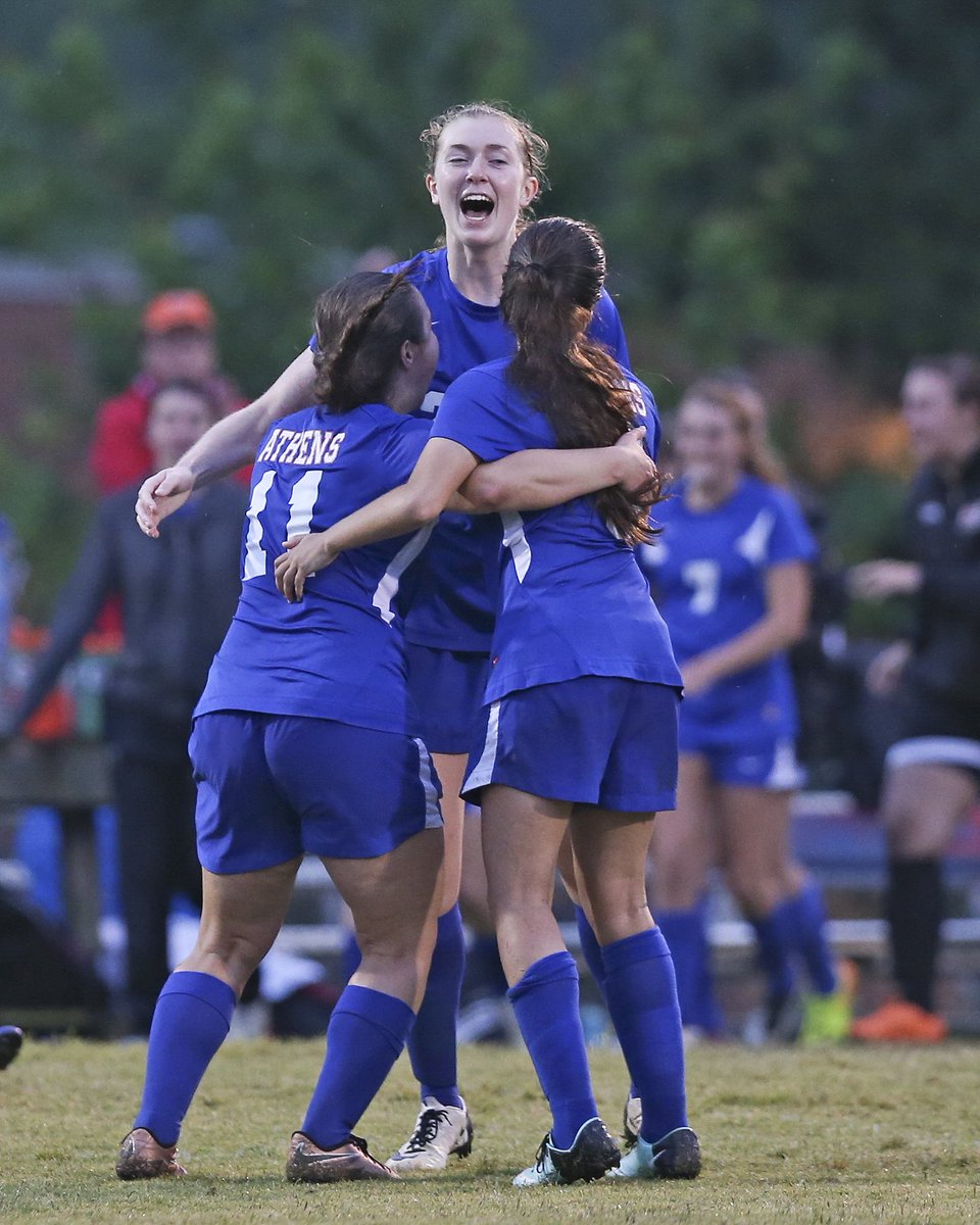 PrepsNow's tweet photo. N&amp;O GIRLS SOCCER RANKINGS:
1-@Chswsoc 
2-@ADHSSOCCER 
3-@MCFCMustangs 
4-15: https://t.co/GZYDh1qSAh #nandotop15 https://t.co/TdvoUZVD2H