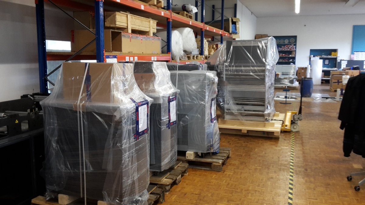 mattigroup's tweet photo. Getting ready for Drupa 2016. Last packing..... #mattigroup #drupa2016 https://t.co/fDvoQr1PLg