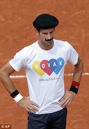 LeBeretFrancais's tweet photo. Le Champion Tennisman @DjokerNole a choisi de faire honneur au Béret pour l'ouverture du Roland-Garros hier à Paris https://t.co/Qsb86qAOFq