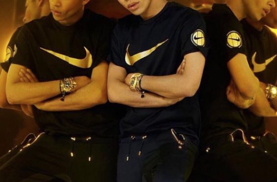 kicksonfire's tweet image. Balmain’s Olivier Rousteing Collaborates With NikeLab - bit.ly/244sc2P