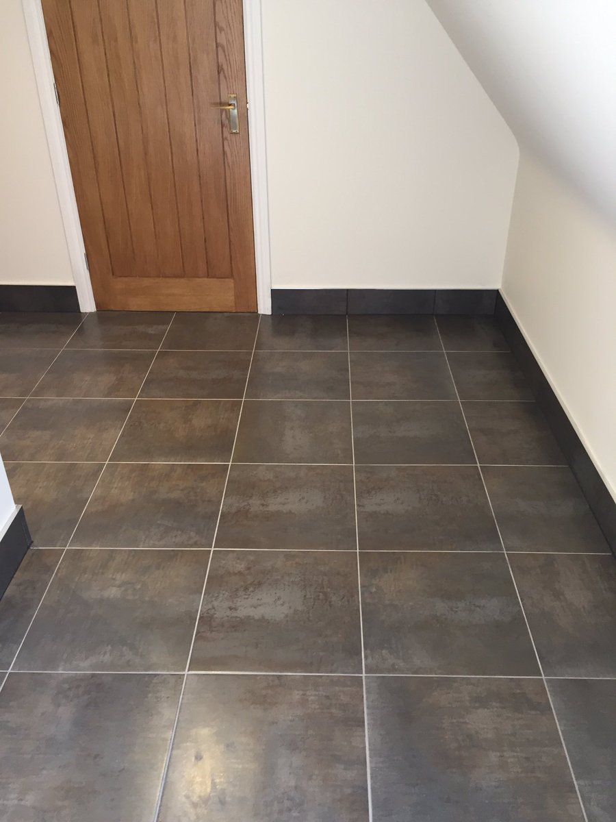 RawTiling's tweet image. Lovely Ferroker and Shine Dark from @Porcelanosa_EN with @BALtiling smoke and ebony grout