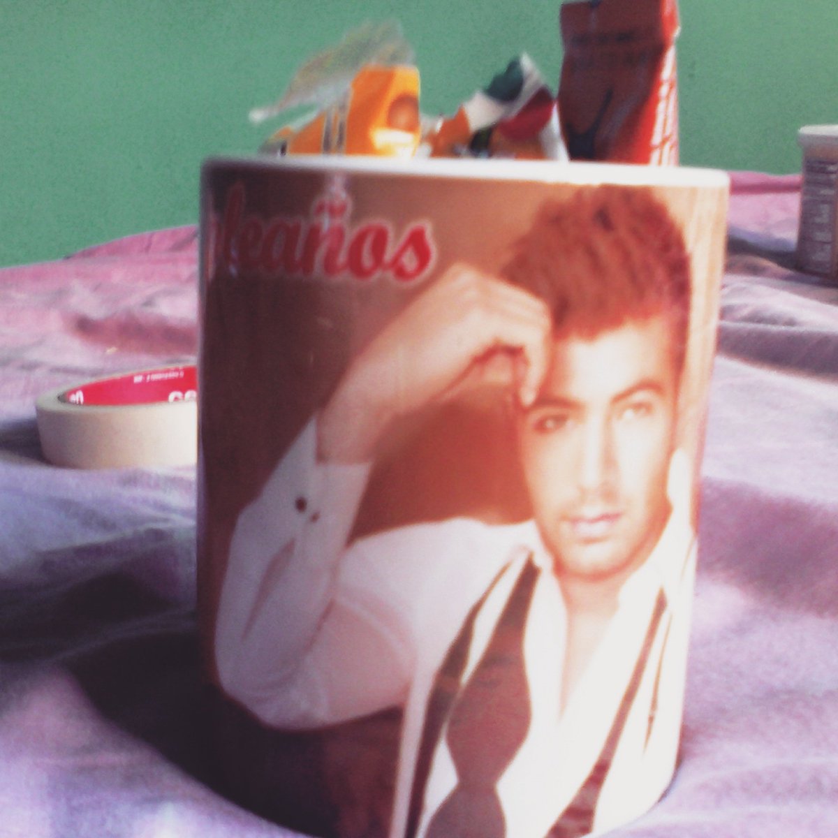 Ser fans nivel 
TENER UNA TAZA DE EL :$
<a href="/jencarlosmusic/">Jencarlos</a>