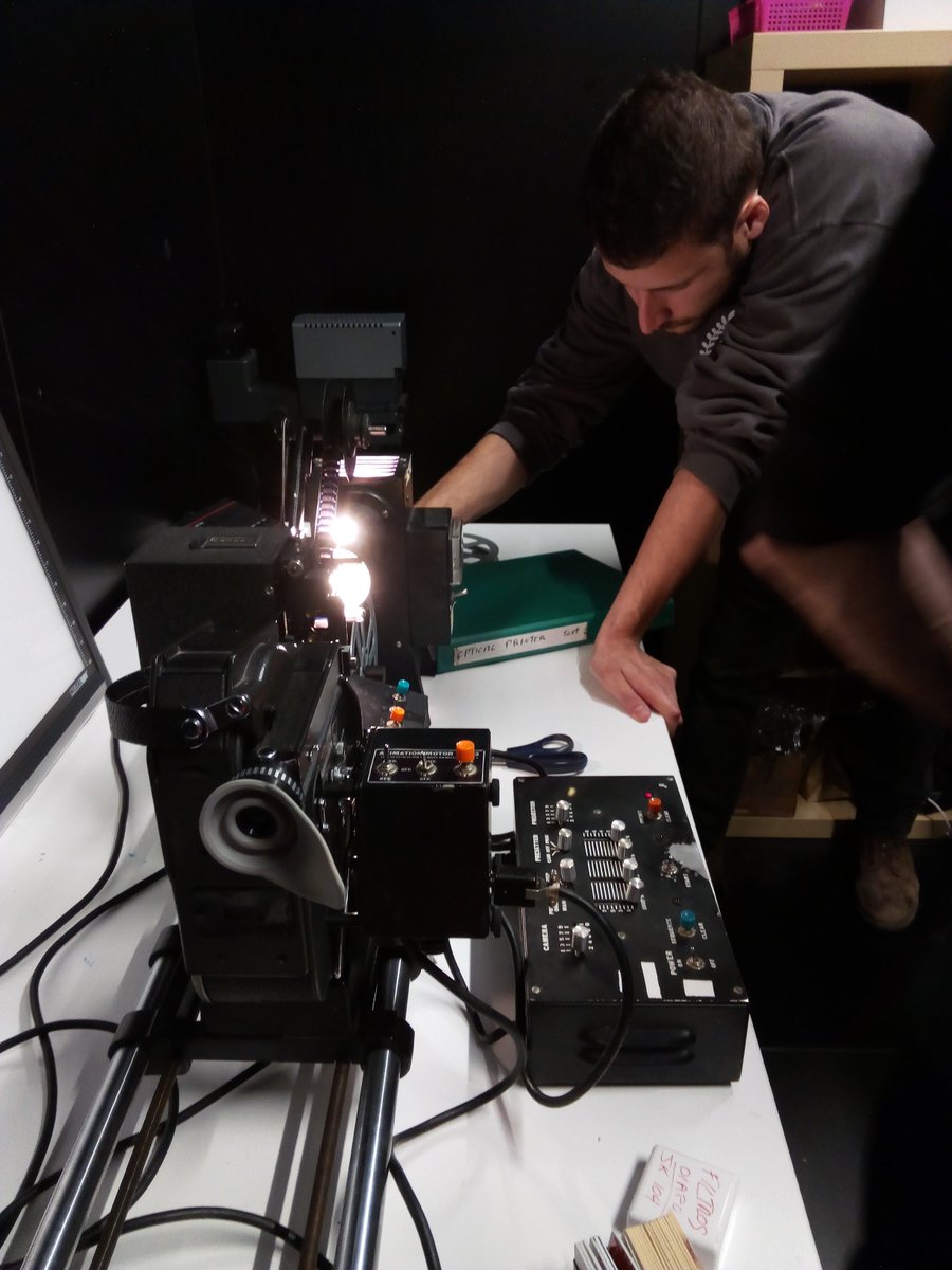 fabiansounds's tweet image. workshop  #OpticalPrinter #16mm  #Develop #Film con #LuisMacías de crater-lab.org  #Barcelona @tabakalera