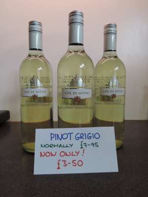 Mackgills's tweet photo. Pinot Grigio only £3-50, once it's gone, it's gone #wine#love#winelover#whitewine#winetasting https://t.co/xAgp8SCQR0