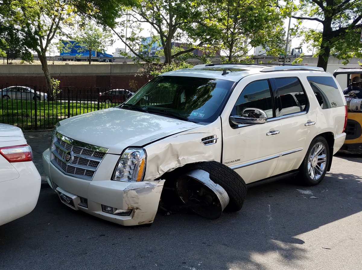 misterchaim's tweet image. How ugly are the streets of New York with cars like these dumped all over &amp;amp; no one to talk to, very bad for the park
