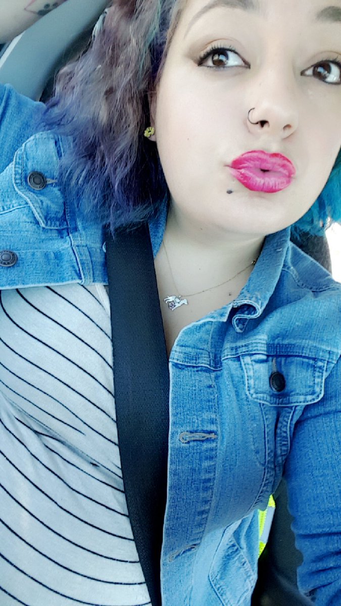 jequav's tweet image. My makeup game has been on point lately 💋❤💎🌟🦄