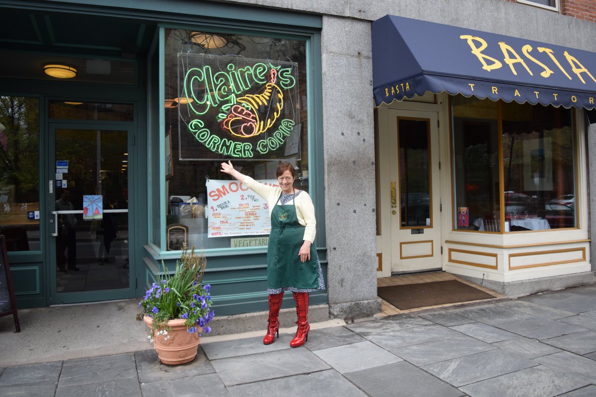 ShubertNewHaven's tweet photo. Congrats to @ClairesNewHaven who's been kicking her heels for over 40 years and got an honor degree @AlbertusSocial! https://t.co/v8CgoFqaB6