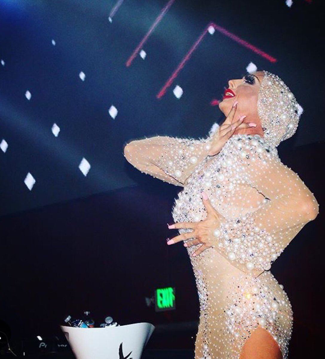 ChrisIsherwood8's tweet photo. @jordvnhaus @AlyssaEdwards_1 @LaganjaEstranja 💖💖💖💖💖 https://t.co/hblqYHfHDU