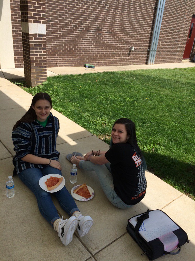 blaubach's tweet photo. Pizza fun! https://t.co/l3MJNjLMQT