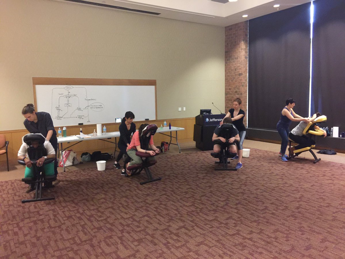 MassageSchoolPA's tweet photo. Students doing some #communityoutreach for fellow students! #dowhatyoulove #massagerocks #newcareer https://t.co/7S6lYW49ee