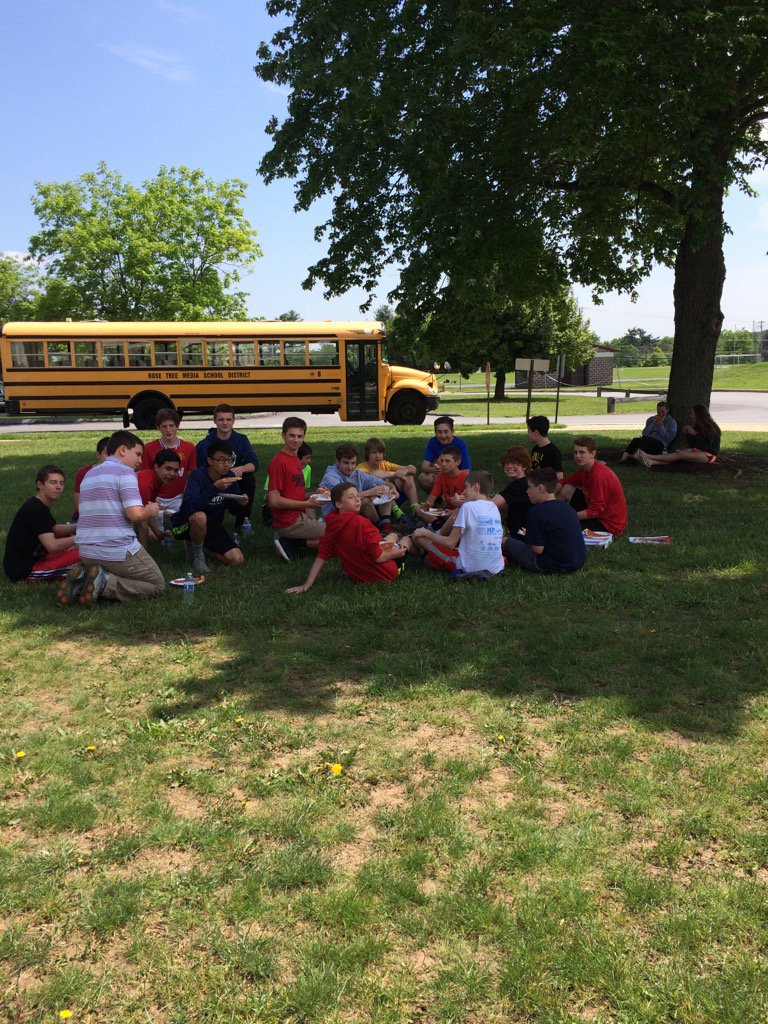 blaubach's tweet photo. 🍕and ☀️to celebrate the end of Keystones! https://t.co/RqWoLXkCqq