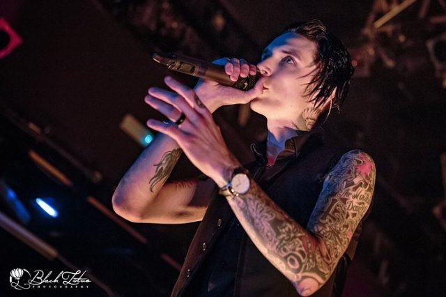 AndyBVBItaly's tweet photo. #AndyBLACK performing at @KOKOLondon (20/05/2016) pt. 1 | #TheHomecomingTour 

📷: @BlackLotusPhot0 https://t.co/dQKpo0zVE0