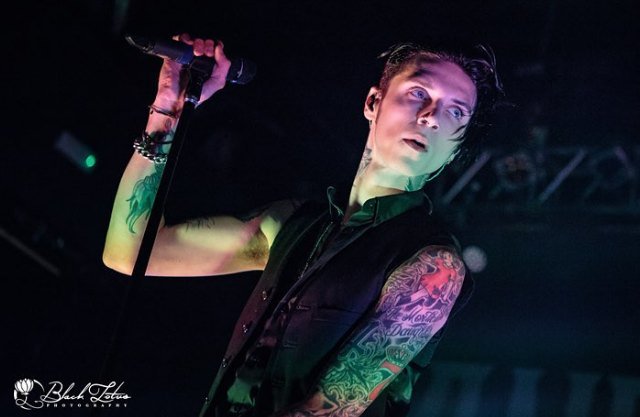AndyBVBItaly's tweet photo. #AndyBLACK performing at @KOKOLondon (20/05/2016) pt. 1 | #TheHomecomingTour 

📷: @BlackLotusPhot0 https://t.co/dQKpo0zVE0