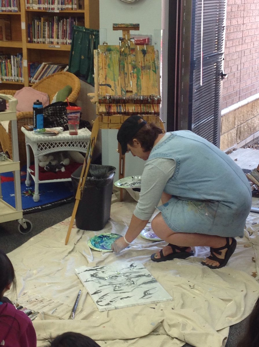 4th_haun's tweet photo. Painting with Ms. Alami! 🎨 https://t.co/ruy0rLAZ5j