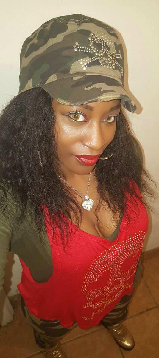 venicea40's tweet photo. Gdafternoon Tweeters hope Every1 Hve a Blessed Day @tyrabanks #mebeingme #versitaly #Bedifferent, #imblessed https://t.co/4iEvi9ojkt
