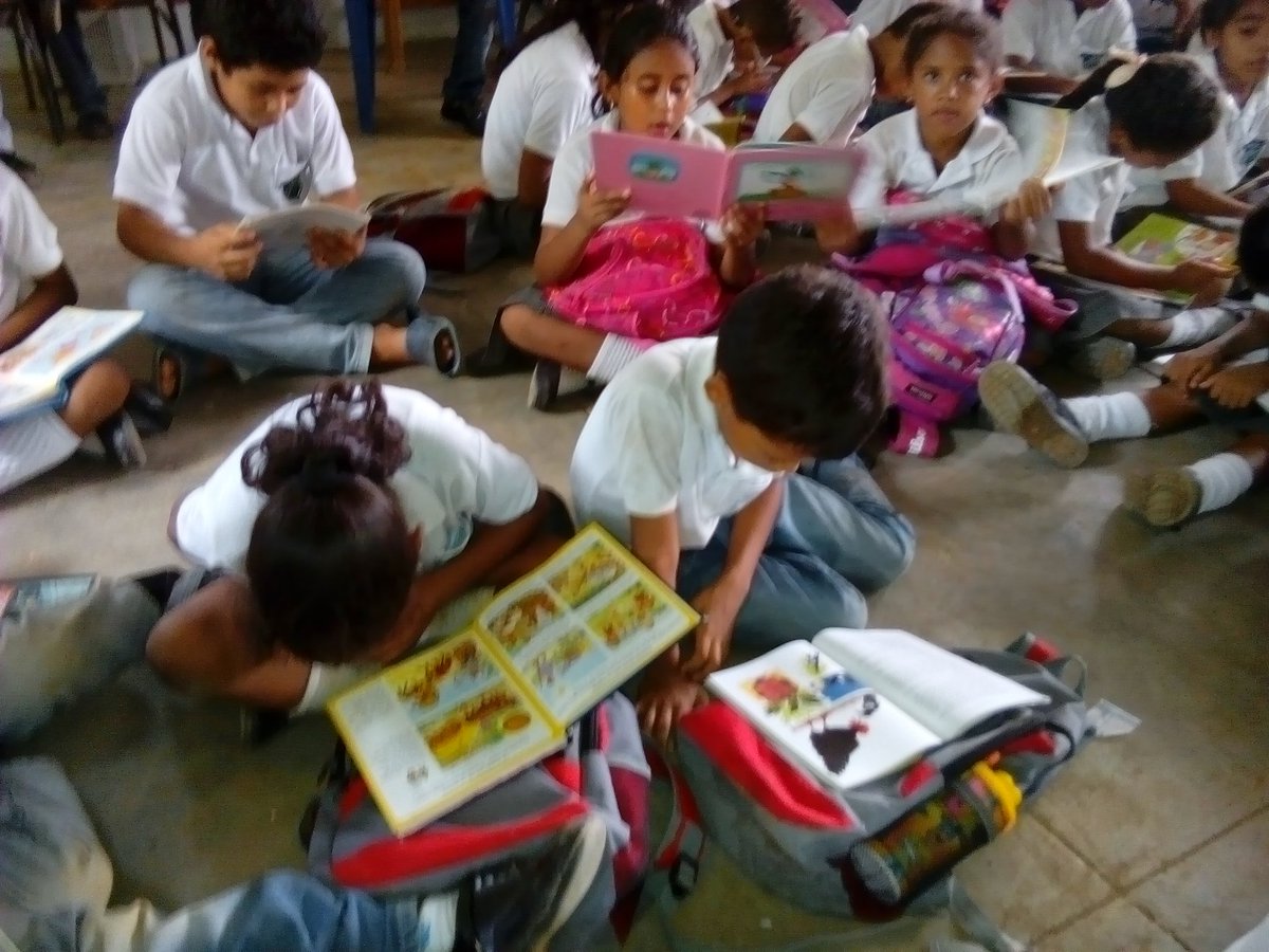 CeCastilleral's tweet photo. Así inicia la  #Semanae de la lectura y la escritura en #CECastilleral.
@SEMLORICA1 @Mineducacion https://t.co/3uZ6TGaRzl