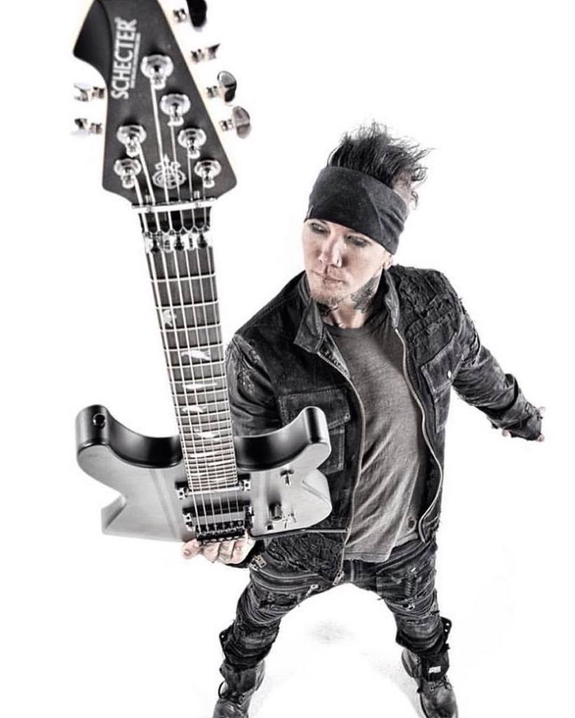 ASHBAfansAUS's tweet photo. My secret weapon! The @djashba Signature @schecterguitarsofficial I have abused this on stage and on the albums and… https://t.co/iHIFGzNuGW