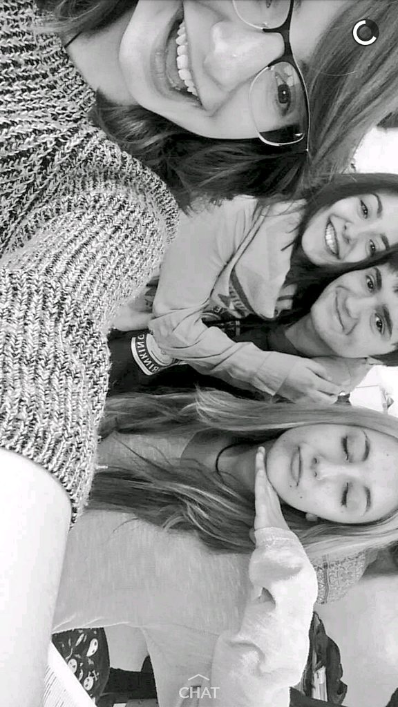 InakiGarcia98's tweet photo. Mi suerte 🍀👪💞🙈😇 https://t.co/yB3NgJMzoe