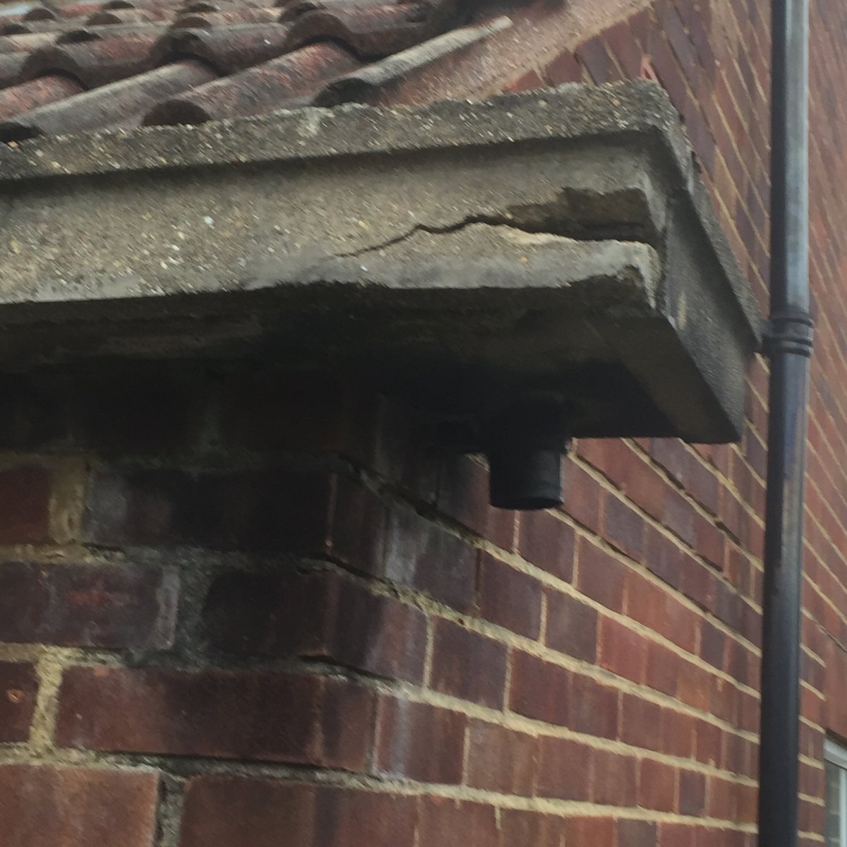 QualityFascias's tweet photo. Has the winter left you with this sort of damage to your concrete gutters?  If so, @QualityFascias can help https://t.co/VrYxfQpTuk