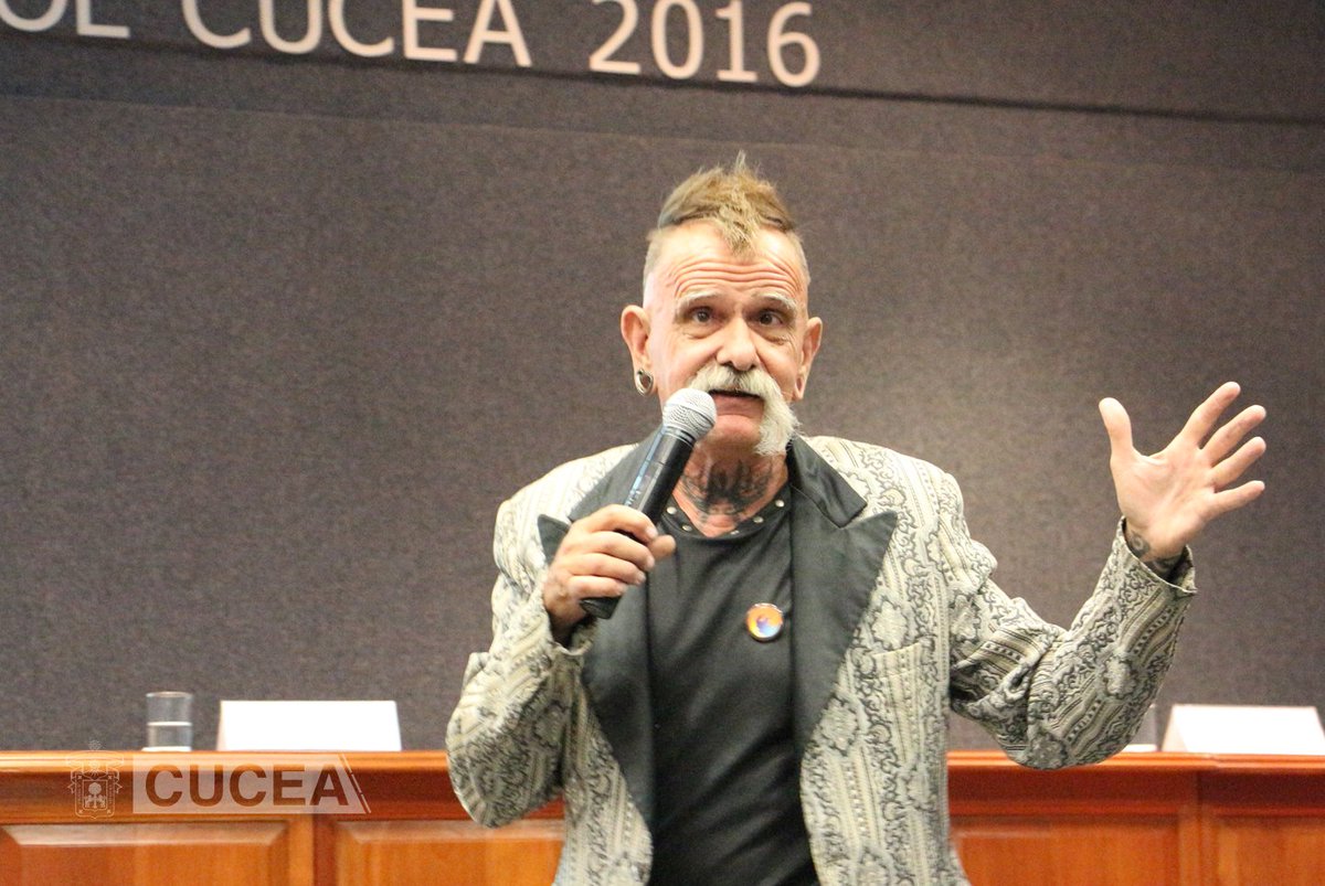 CUCEA_OFICIAL's tweet photo. "El mundo corre en #SoftwareLibre ahora": Richard Couture, en el Festival del Software Libre #FLISOL2016. https://t.co/34te3QnBYY