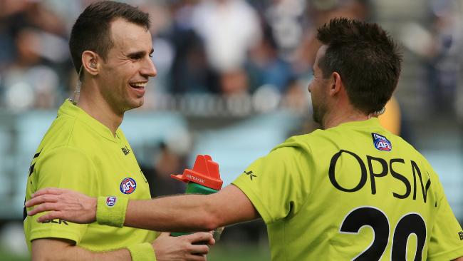 superfooty's tweet photo. It's not easy being green
@SammyHeraldSun goes behind the scenes with the AFL umpires https://t.co/7HJ77ZYmtk https://t.co/rQ6a4aFhPl