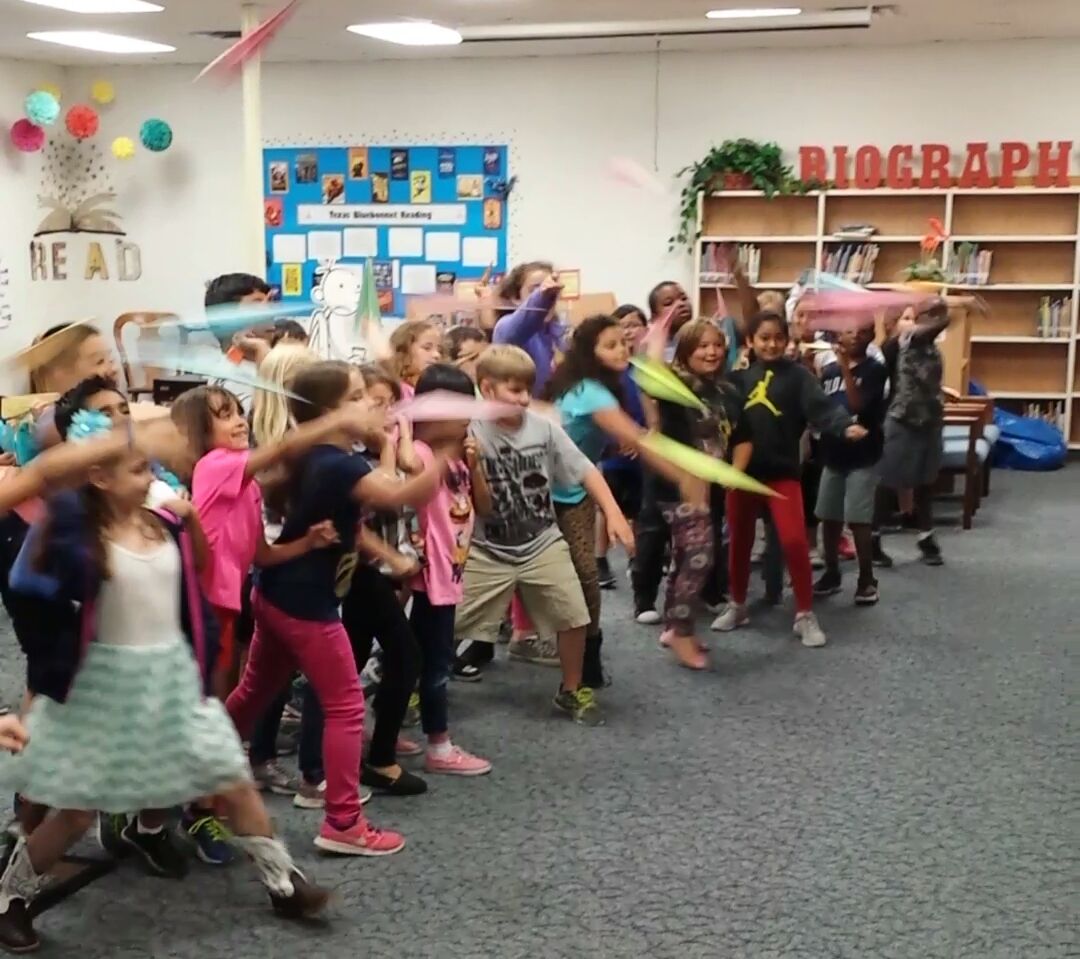 DD_Reads's tweet photo. Kinder, 1st, 2nd High Flyers with 2x2 Book Madness Celebration #2x2books #reading #HugMachine https://t.co/q3HDqeVQ7e