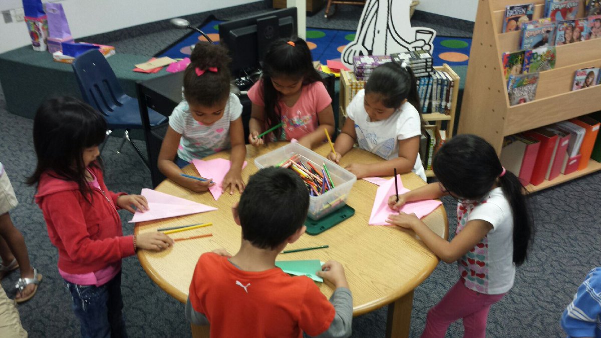 DD_Reads's tweet photo. Kinder, 1st, 2nd High Flyers with 2x2 Book Madness Celebration #2x2books #reading #HugMachine https://t.co/q3HDqeVQ7e