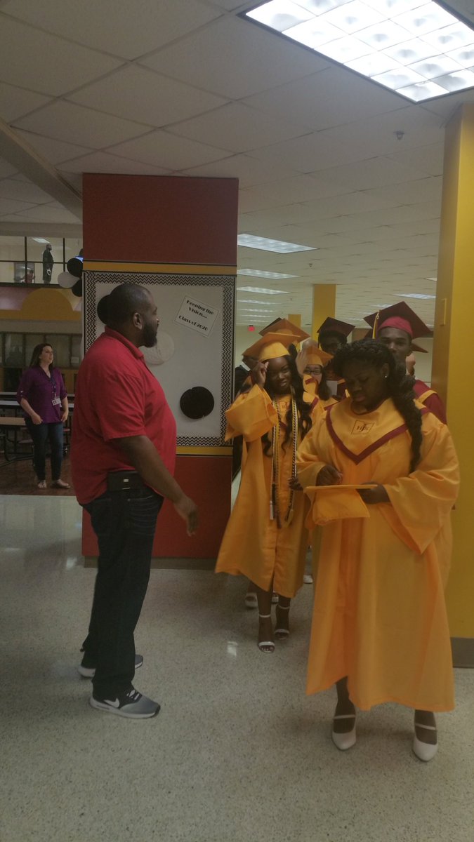 MHJHS_Chorus's tweet photo. Marching and Motiving our rising students at King MS! Future Grads! https://t.co/8k9BZII685